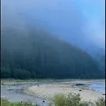 Shalet *